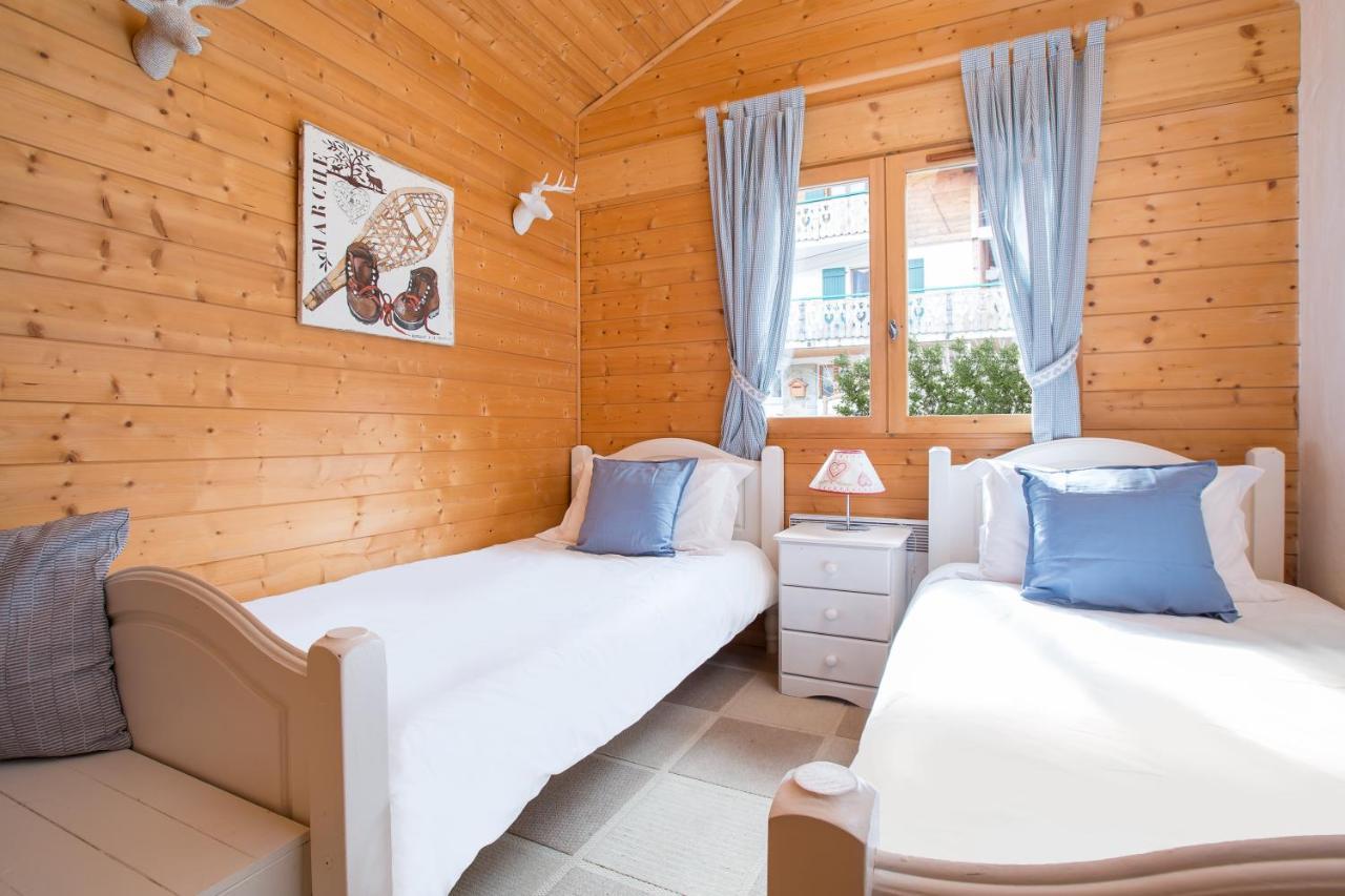 Chalet Muguet Gauche With Hot Tub Sleeps 10 Central Morzine Exterior photo